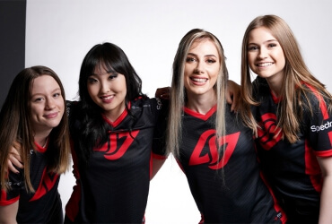 CLG new 2022 Red Jersey © Counter Logic Gaming store