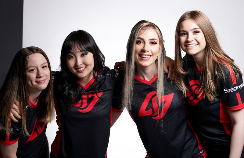 CLG new 2022 Red Jersey © Counter Logic Gaming store