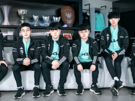 DWG KIA x Adidas Worlds 2022 Uniform © DAMWON shop