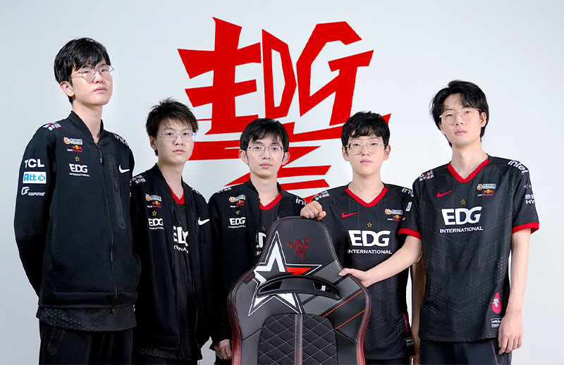 EDward Gaming x Razer Enki Gaming Chair Team © Razer & EDG store