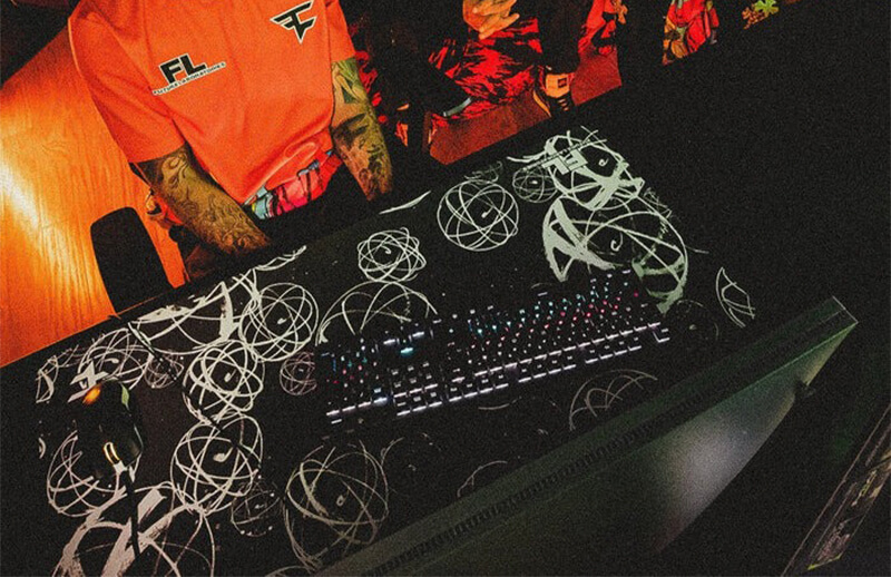 FaZe Clan x Futura Laboratories Atom Mousepad © FaZe Clan shop