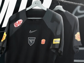 Giants Gaming x Nike 2022 Player Jersey © Giants shop