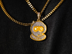 Spacestation Gaming x GLD new collaboration Pendant © GLD shop