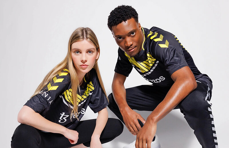 Team Vitality x Hummel 2023 Jersey models © Team Vitality shop